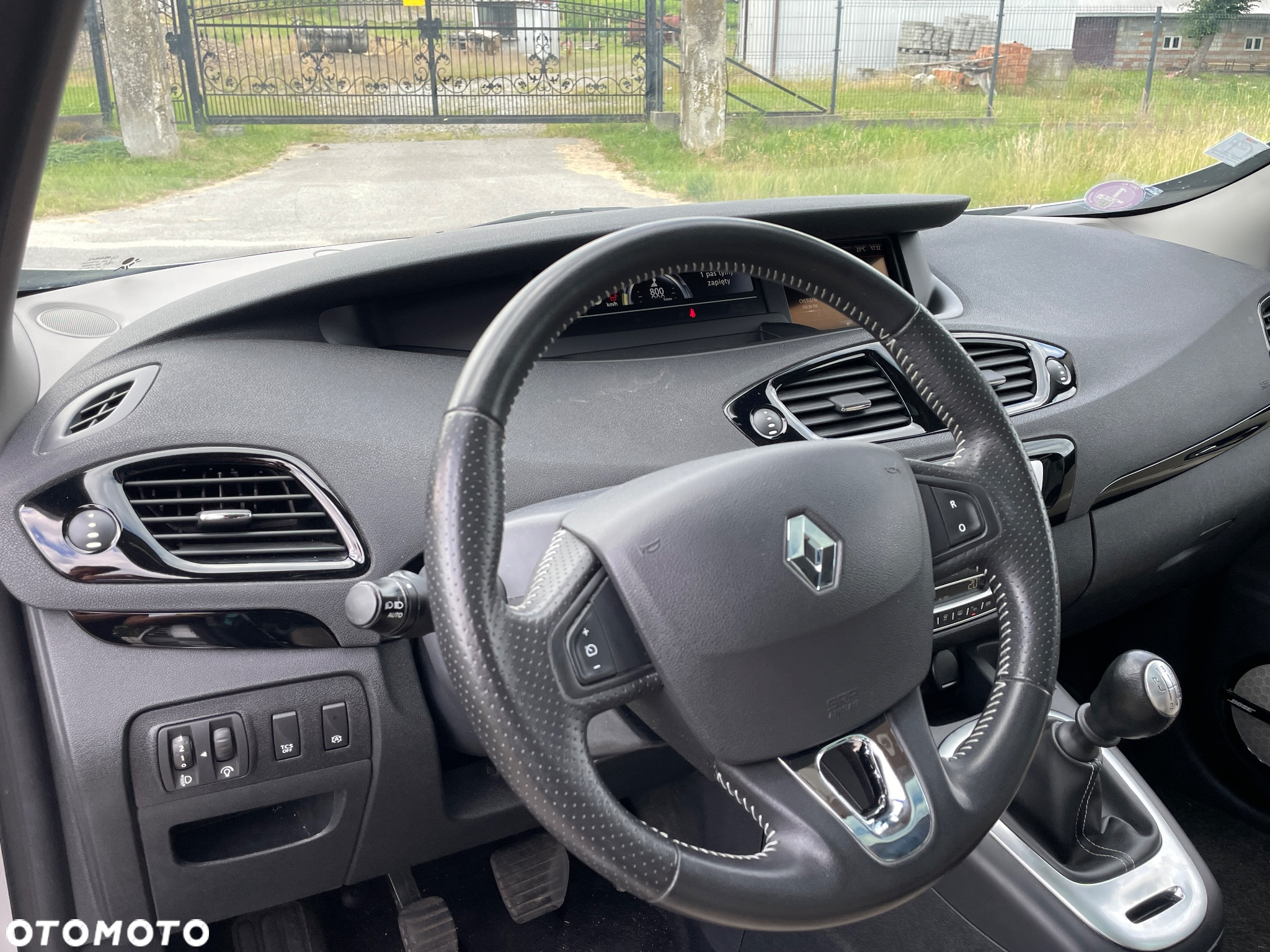 Renault Grand Scenic ENERGY TCe 130 S&S Bose Edition - 11
