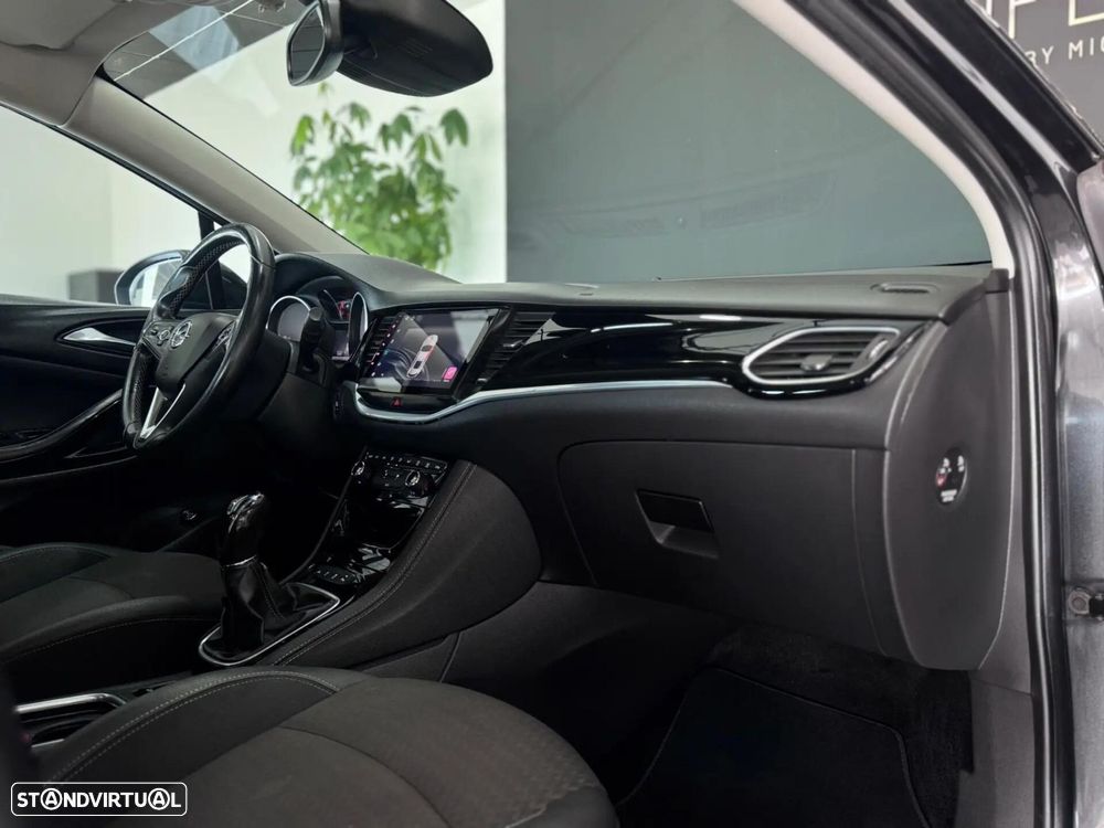 Opel Astra Sports Tourer - 11