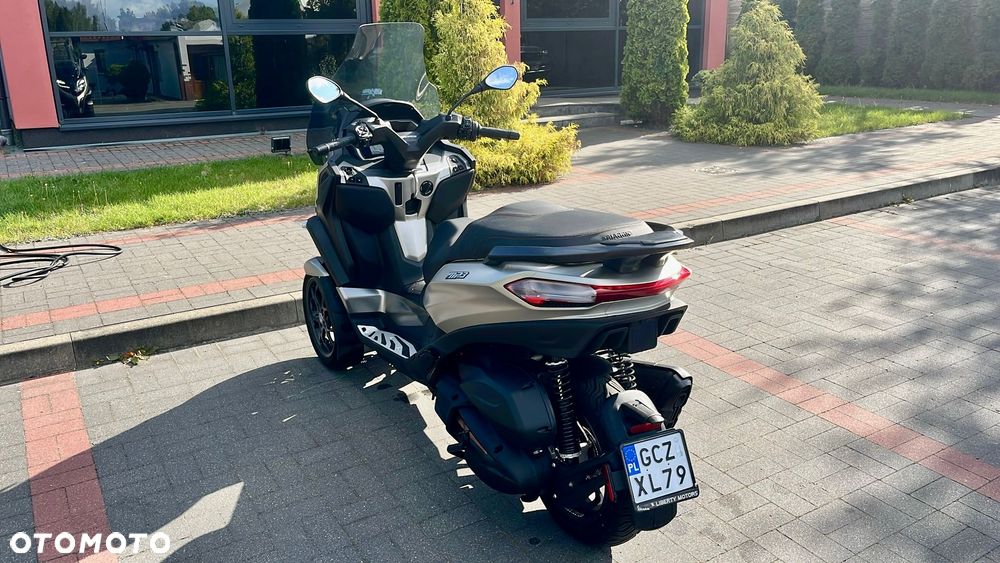 Piaggio MP-3 - 4