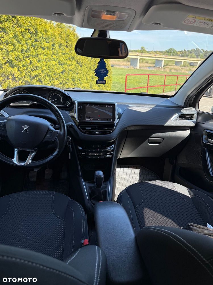 Peugeot 208 PureTech 82 Allure - 9