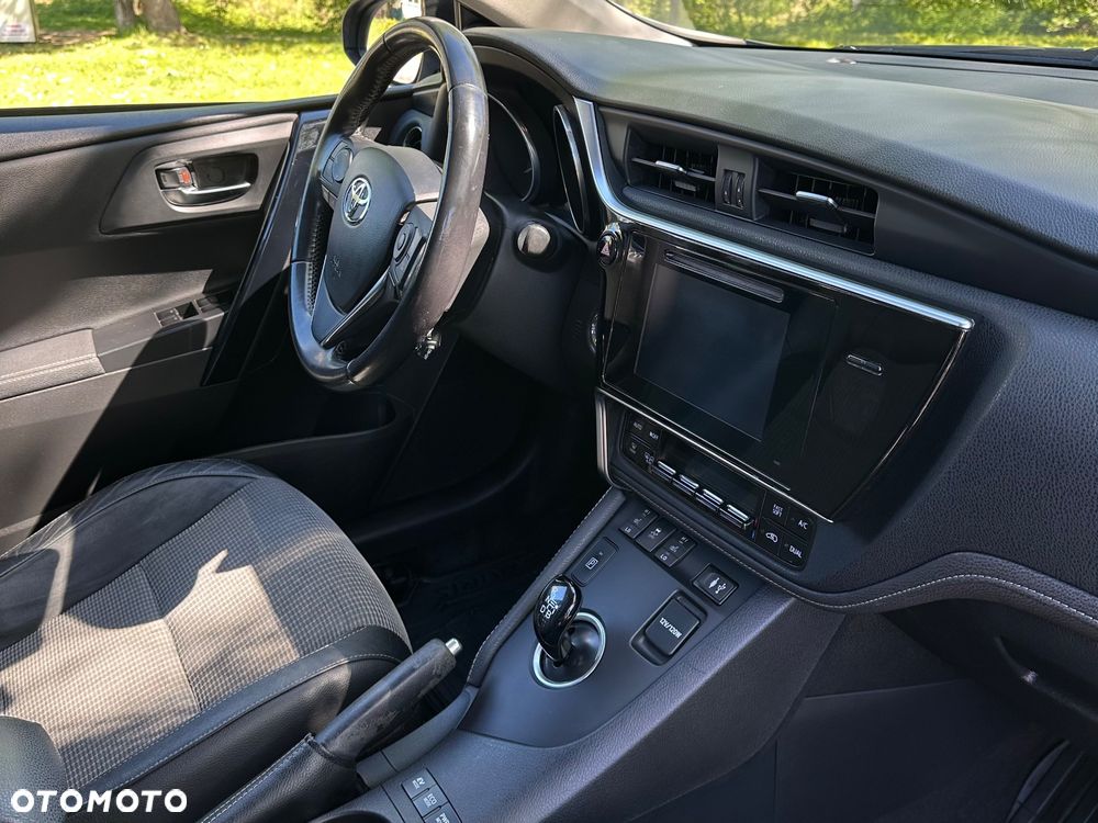 Toyota Auris 1.8 HSD Prestige - 12