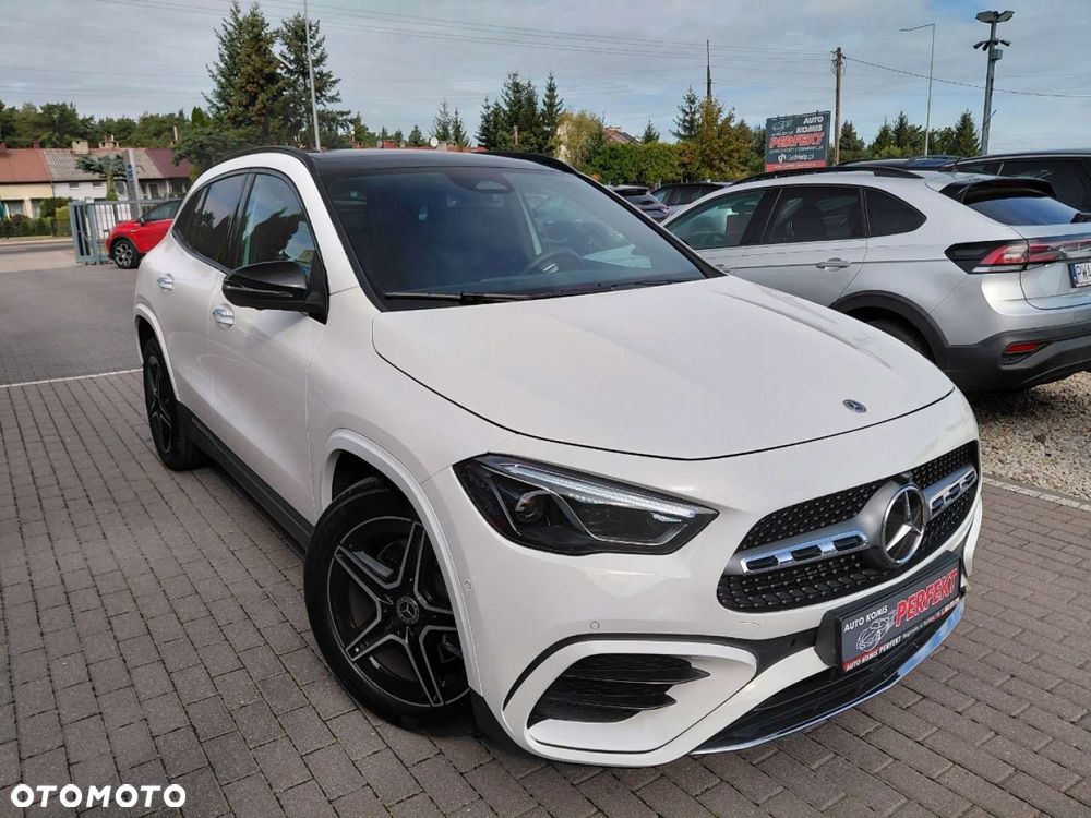 Mercedes-Benz GLA - 4