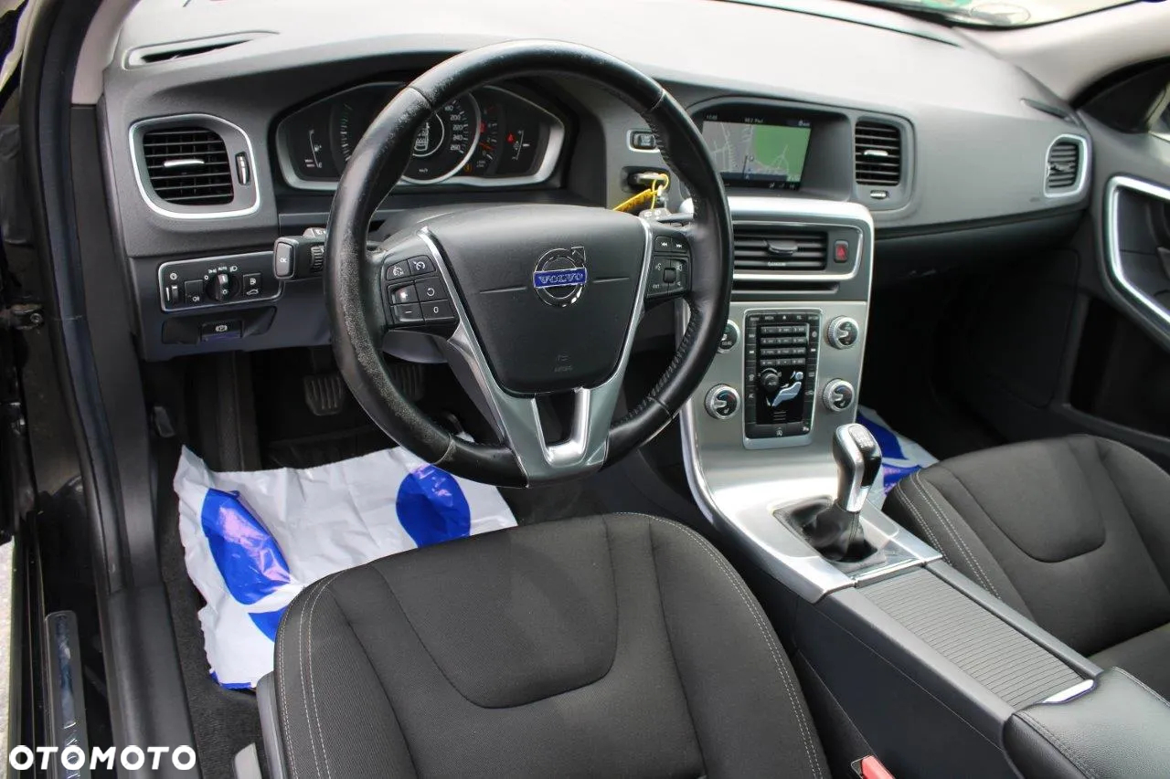 Volvo V60 D4 Summum - 18