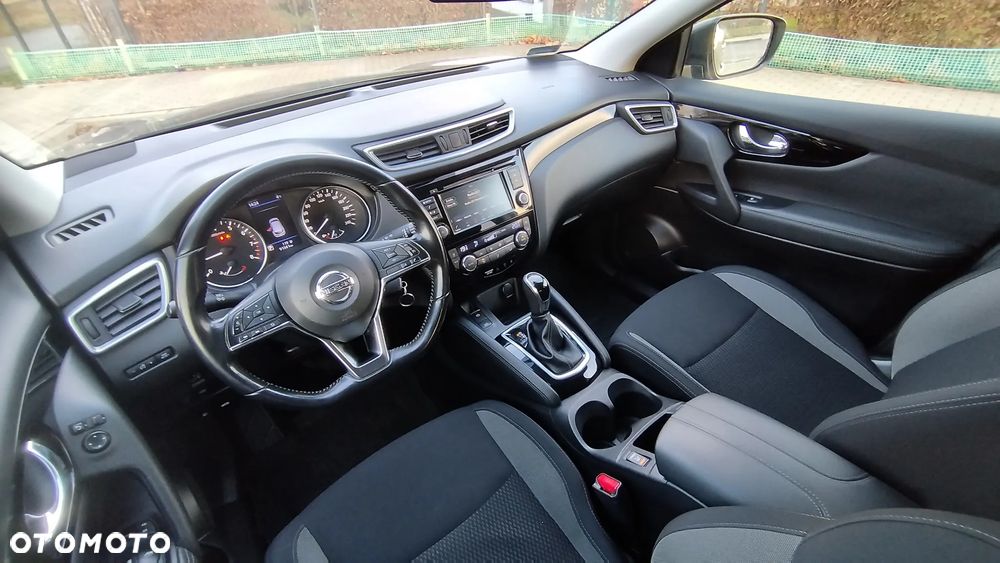 Nissan Qashqai 1.3 DIG-T N-Connecta DCT - 9