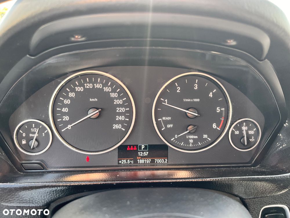 BMW Seria 3 320d xDrive - 34