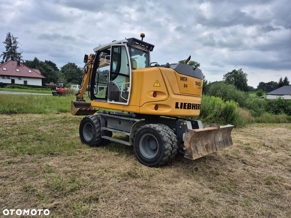 Liebherr 910 - 8