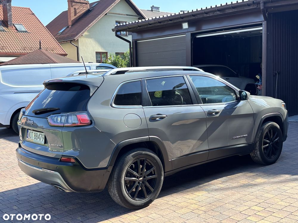 Jeep Cherokee - 3