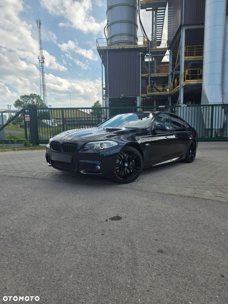 BMW Seria 5 550i Sport-Aut - 16