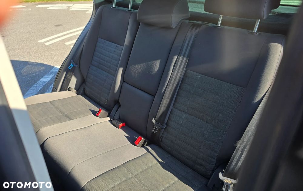 Volkswagen Golf Plus 1.9 TDI DPF Comfortline - 34