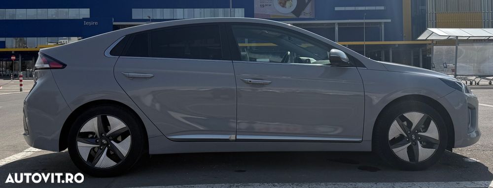 Hyundai IONIQ - 9