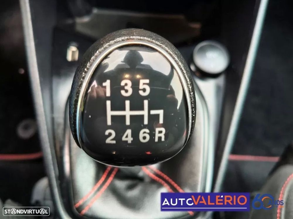 Ford Fiesta 1.0 EcoBoost ST-Line - 26