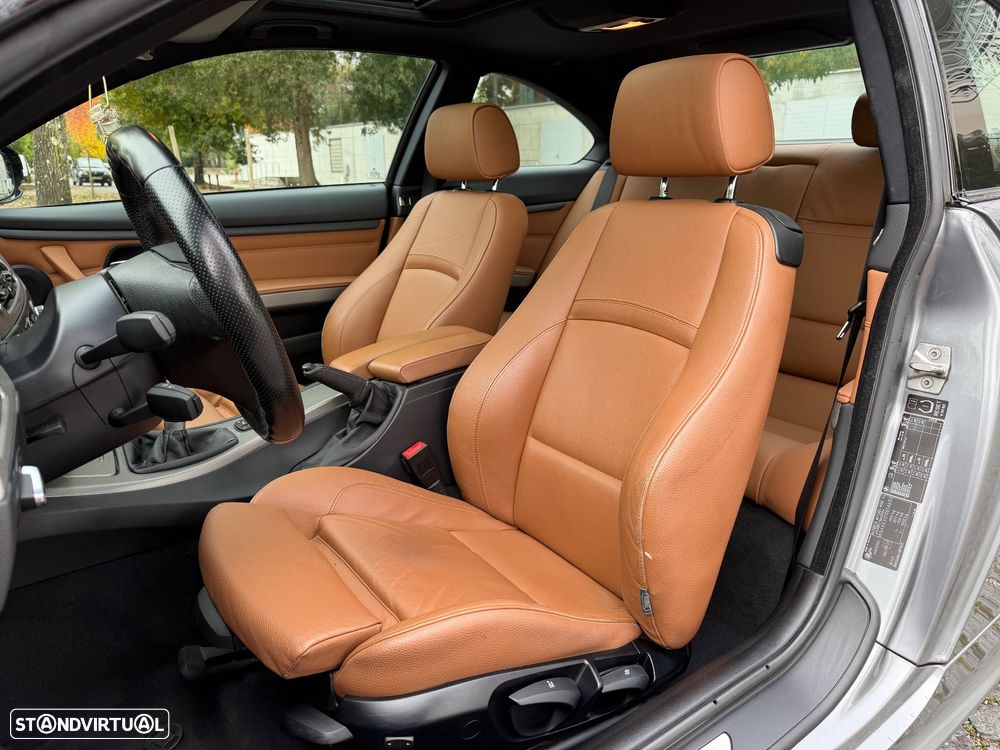 BMW 320 d Coupe Edição M - 19