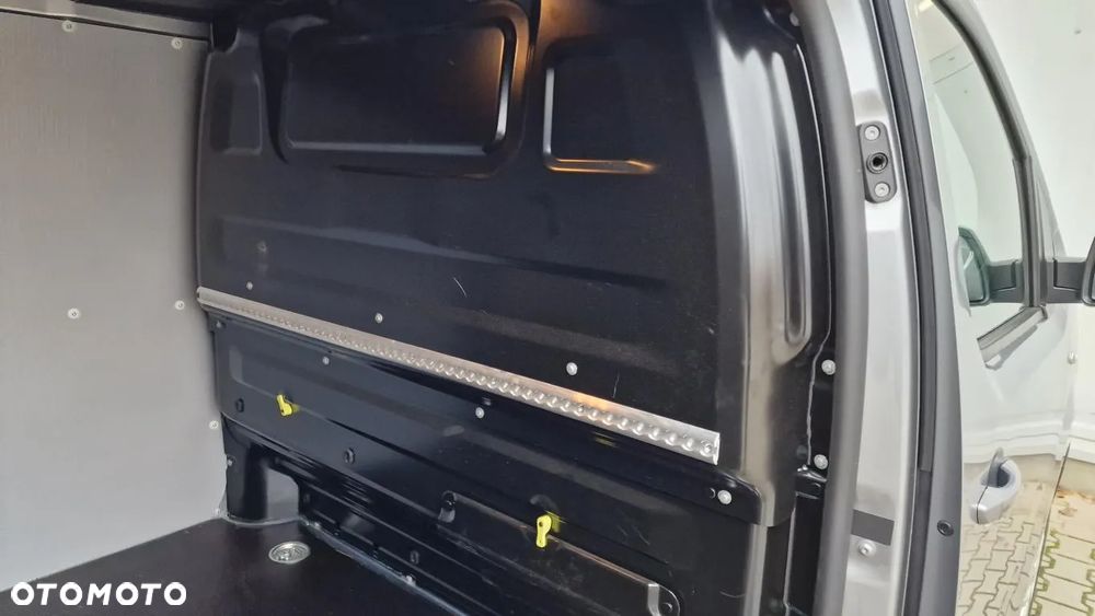 Opel Vivaro Extra Long - 17