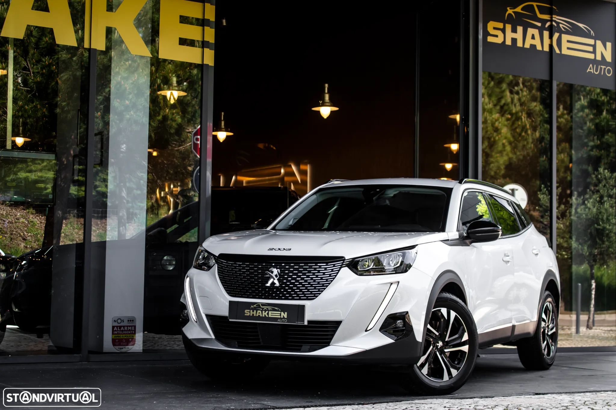 Peugeot 2008 1.5 BlueHDi Allure EAT8 - 1