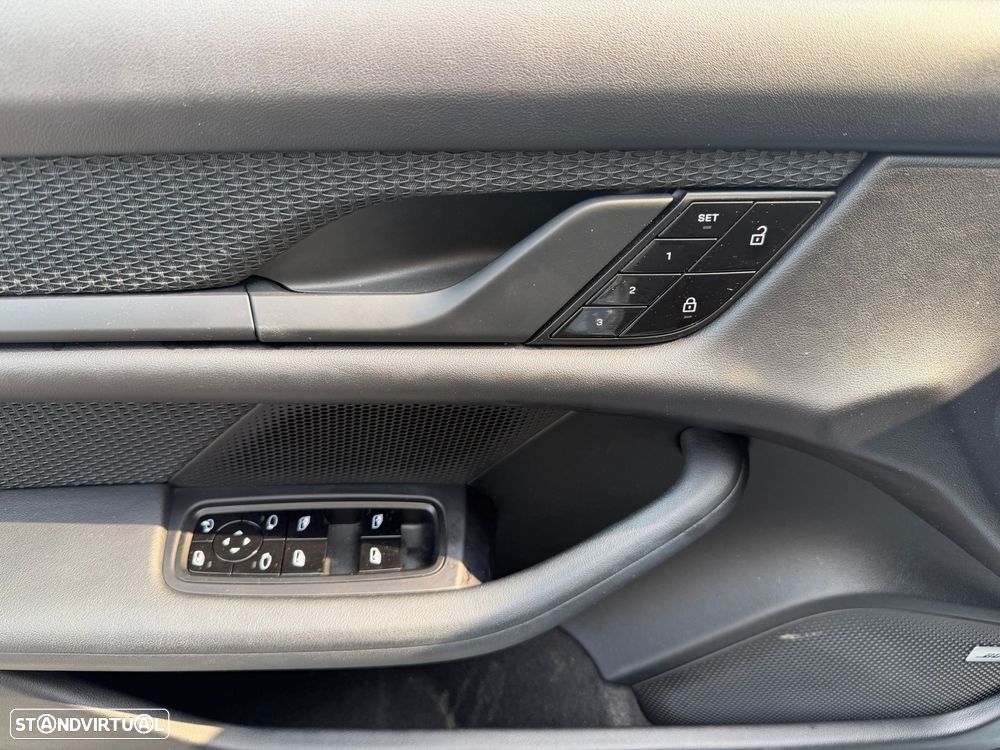 Porsche Taycan 4S Bateria Performance Plus - 17