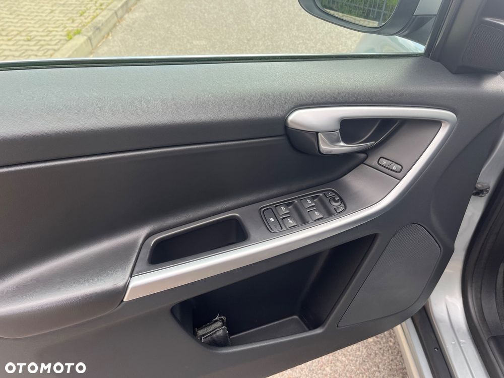 Volvo XC 60 D3 AWD R Design - 15