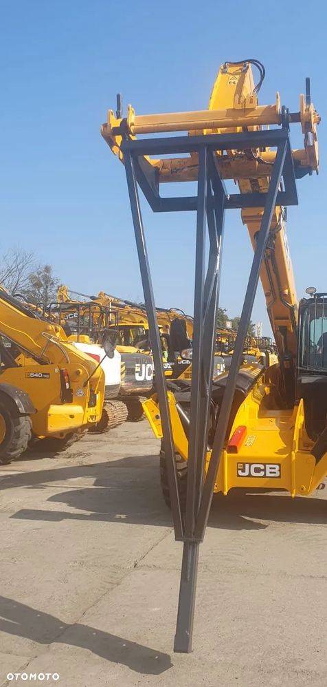 Żuraw 3000mm ładowarka teleskopowa JCB - 3
