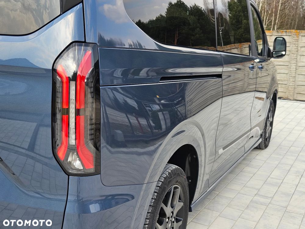 Ford Tourneo Custom - 14