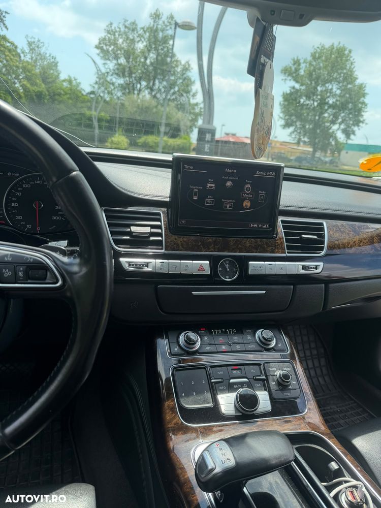 Audi A8 - 8