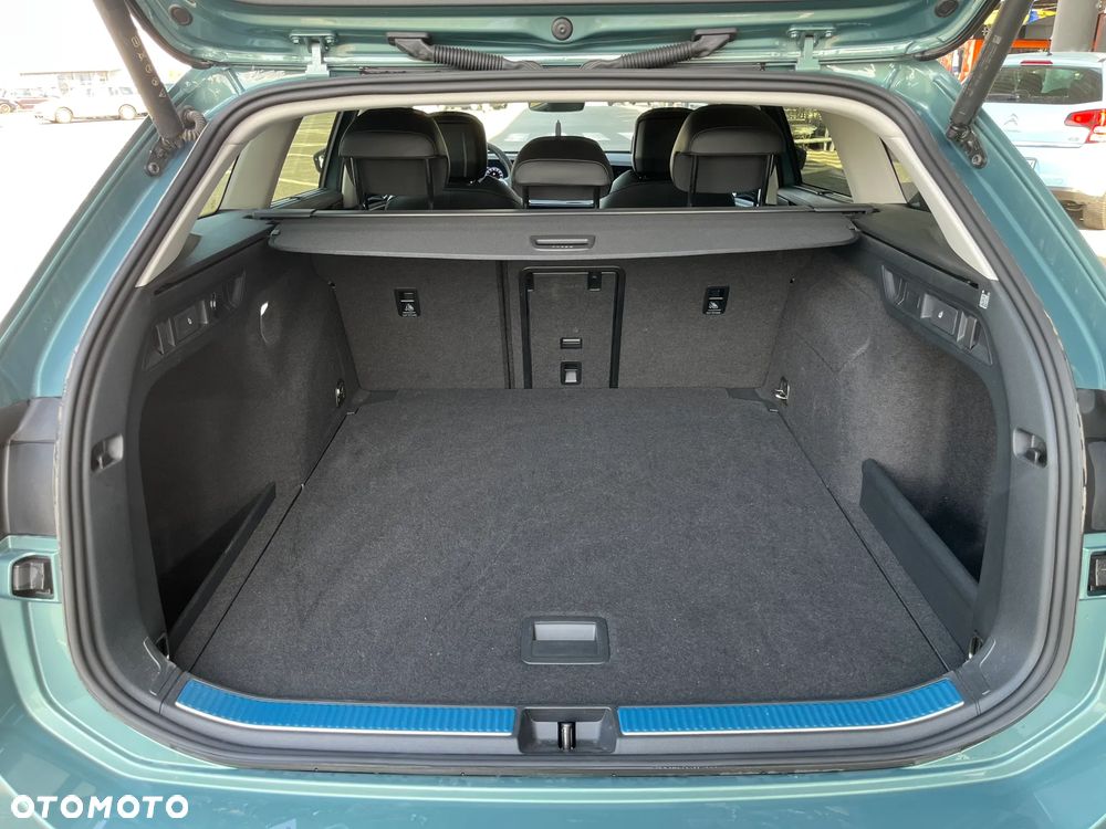 Volkswagen Passat - 18