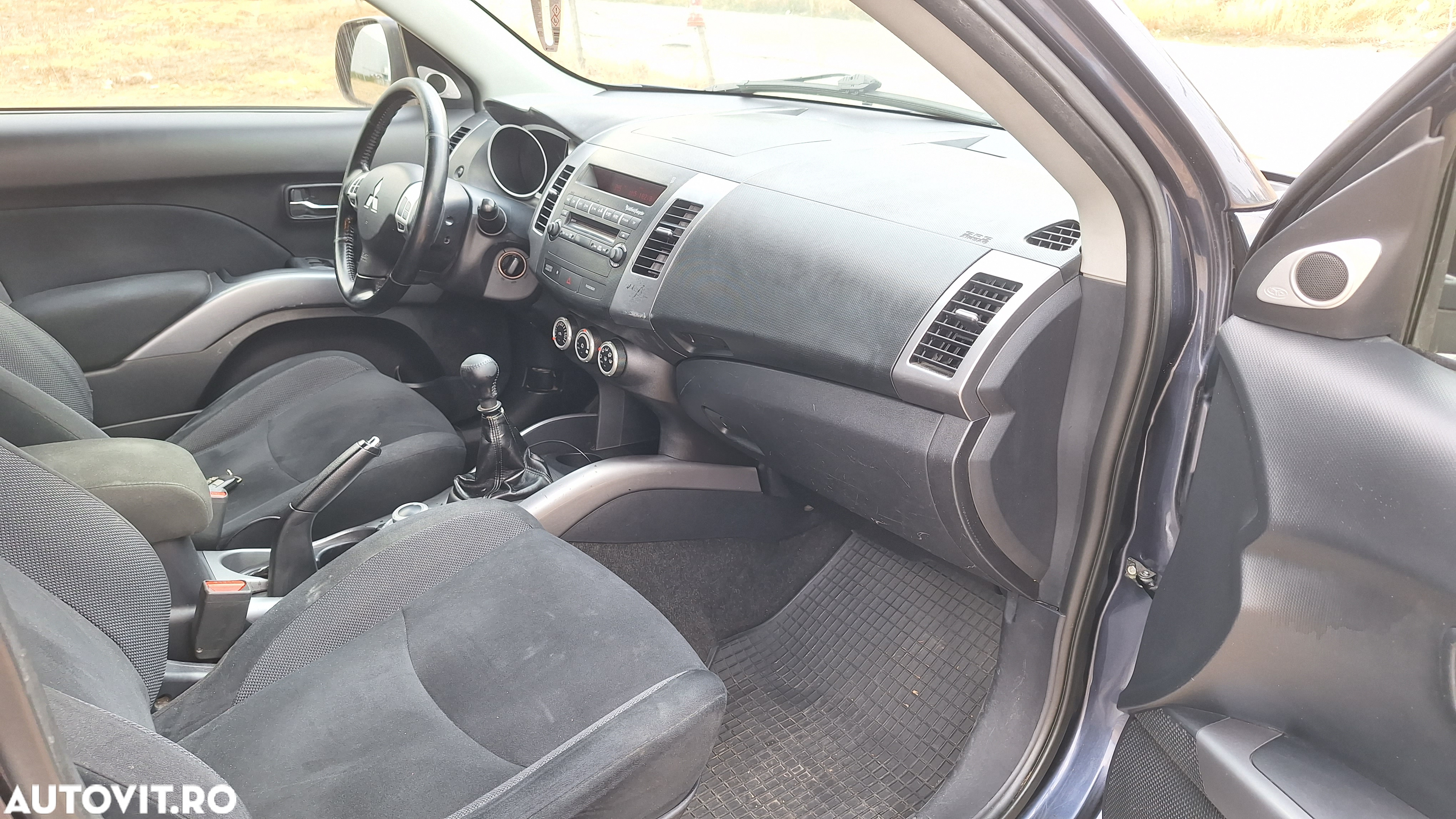 Mitsubishi Outlander 2.2 DI-D 4WD Intense - 19