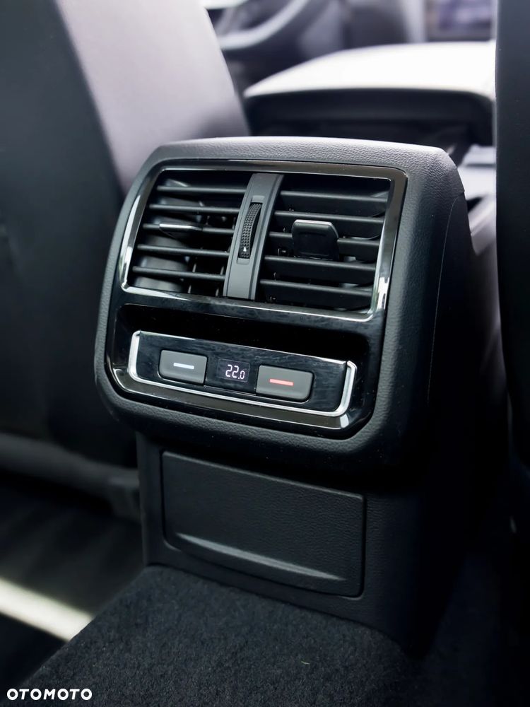 Volkswagen Passat 2.0 TDI 4Mot Elegance DSG - 30