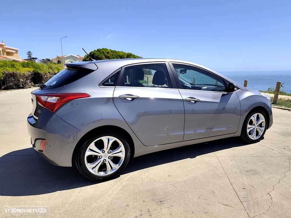Hyundai i30 1.6 CRDI STyle J17 - 4