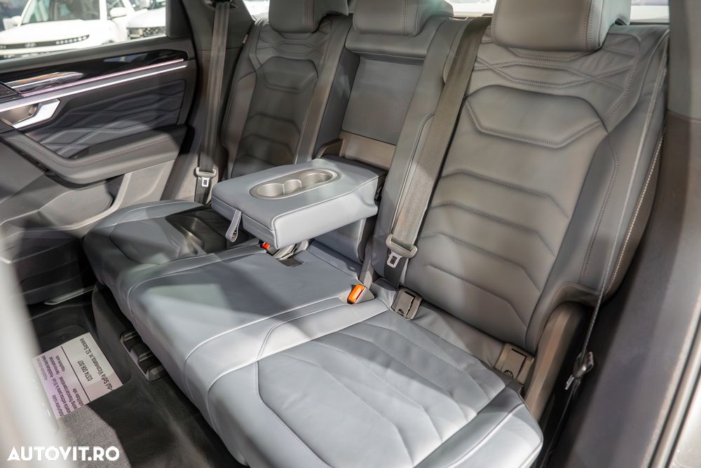 Volkswagen Touareg 3.0 V6 e-Hybrid 4Motion Aut. Elegance - 24