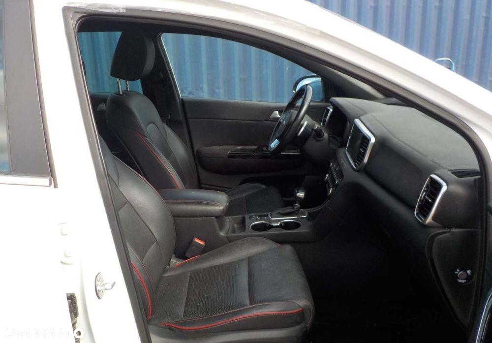 Kia Sportage - 16