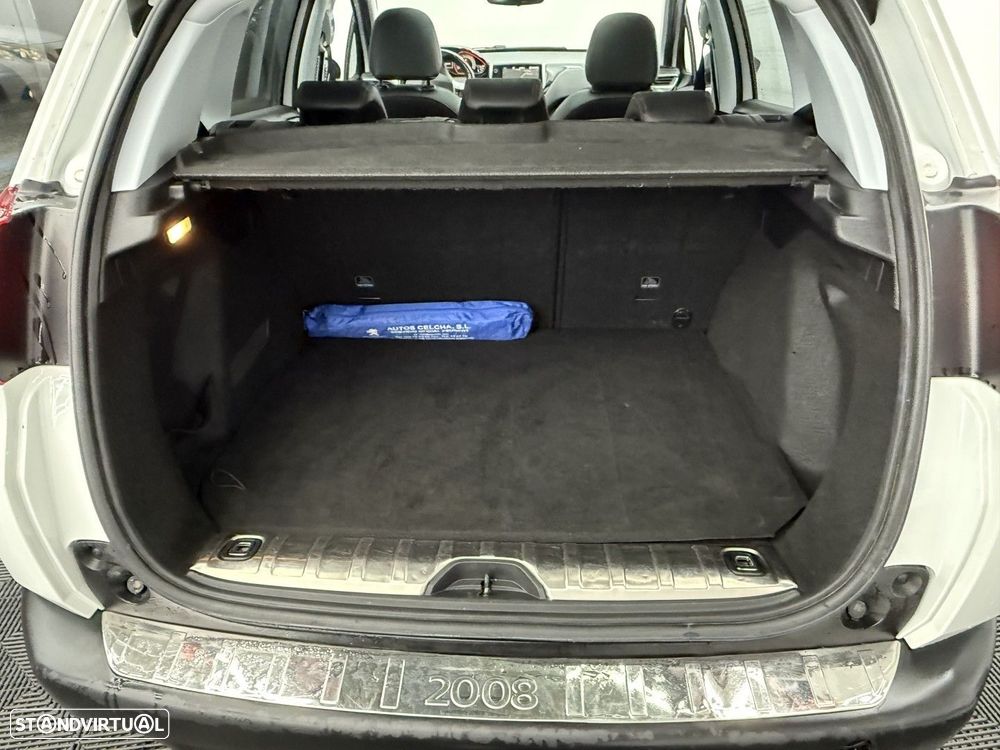 Peugeot 2008 1.2 PureTech GT Line - 31