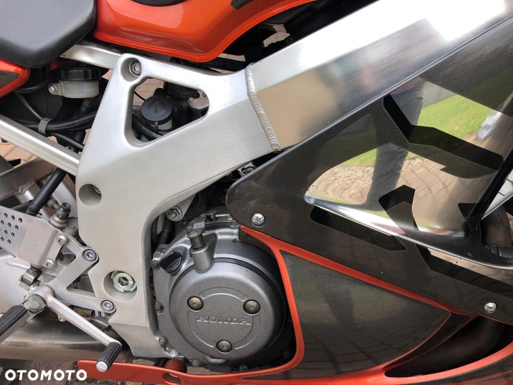 Honda CBR - 6
