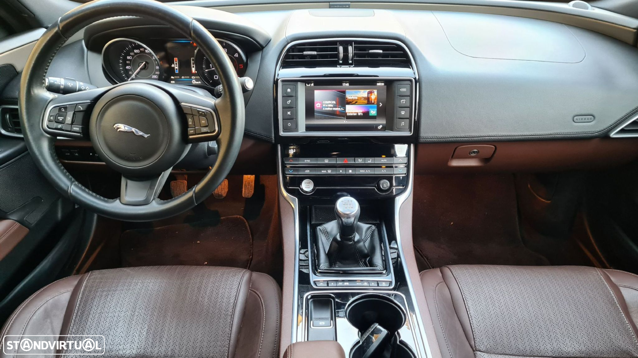 Jaguar XE 2.0 D Prestige - 10