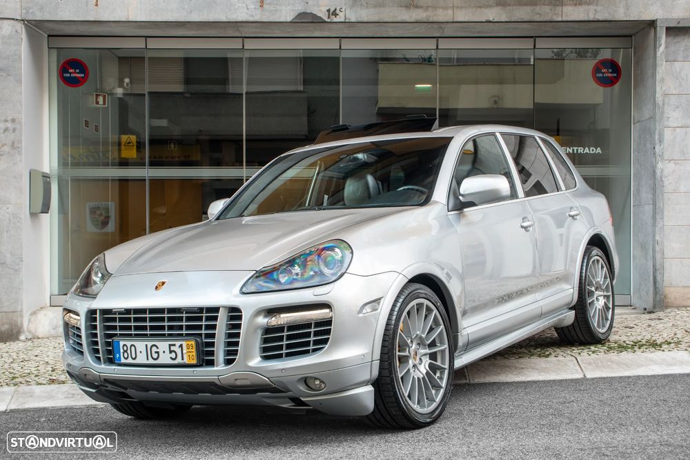 Porsche Cayenne Turbo S - 1