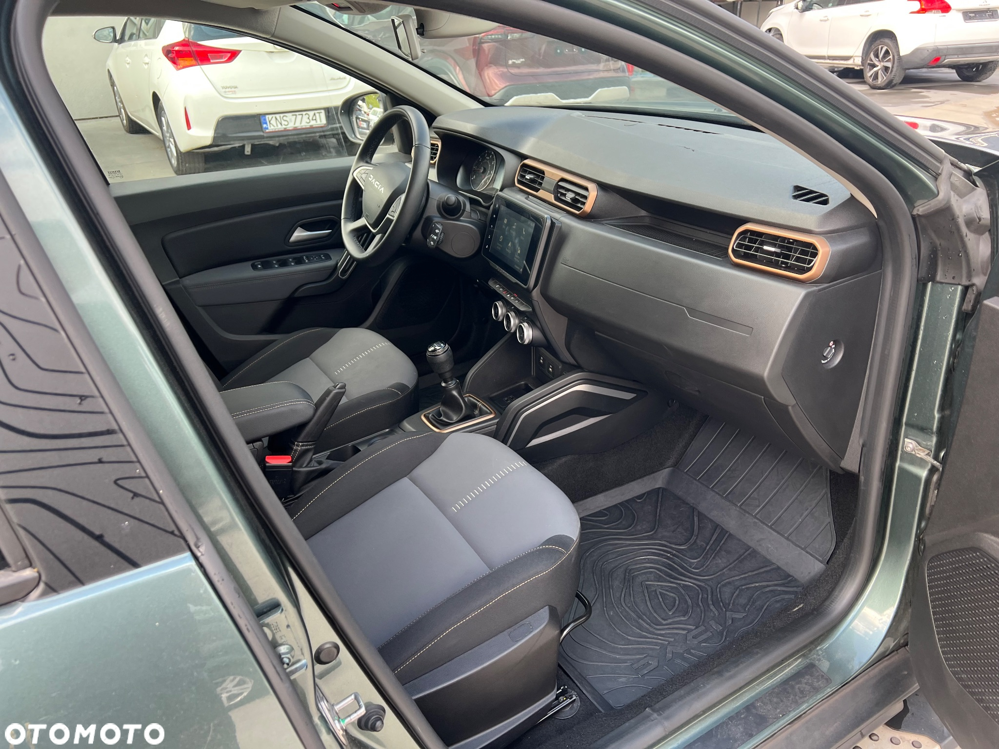 Dacia Duster TCe 100 2WD Celebration - 24