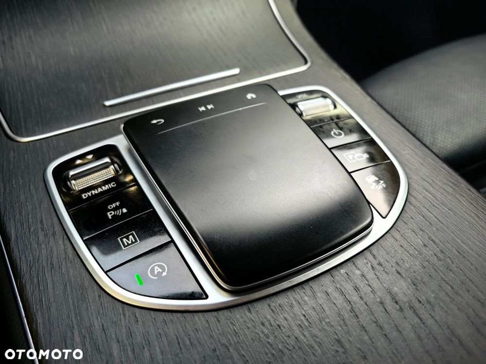 Mercedes-Benz GLC 300 d 4-Matic - 24