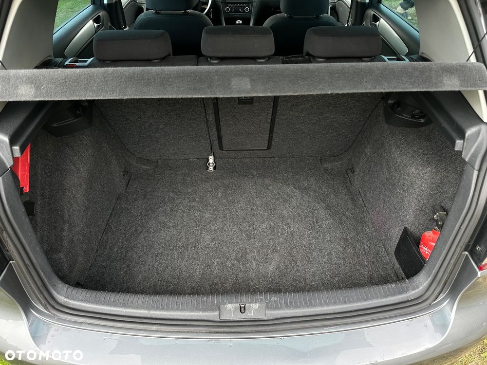 Volkswagen Golf 1.6 TDI DPF Highline - 11