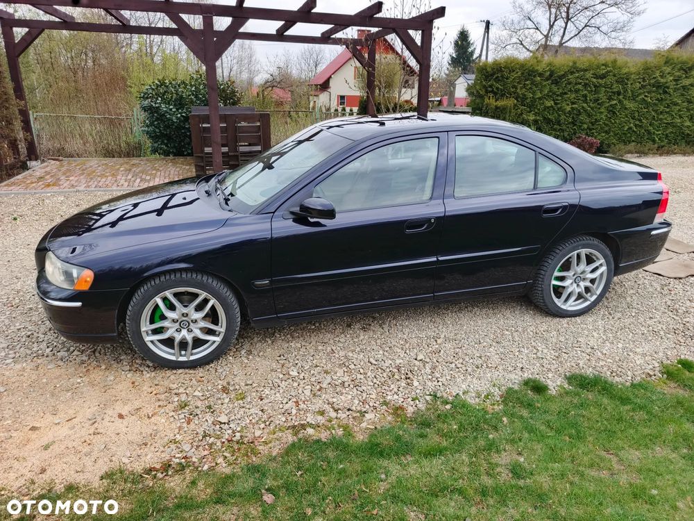 Volvo S60 2.5T AWD Momentum - 1