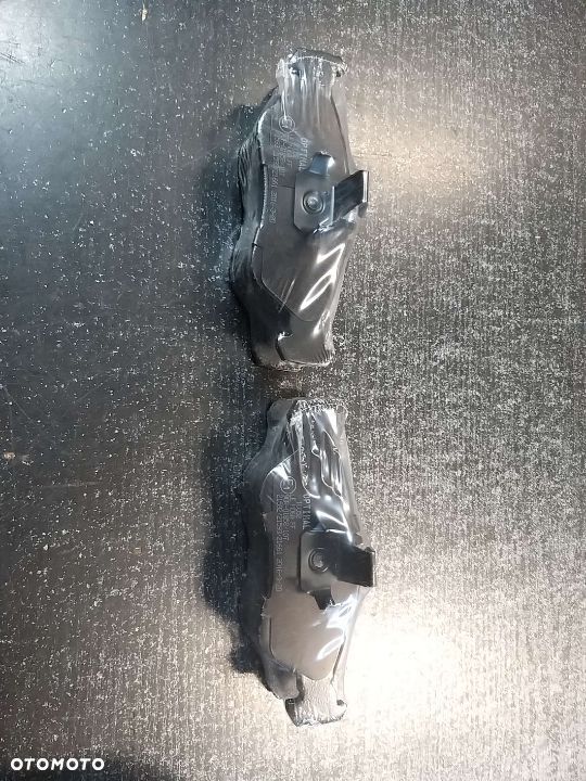 Klocek klocki kpl. tył MERCEDES G (W463), SPRINTER 2-T B901, B902 3T B903 4-T  B904  VW LT 28-35 I - 1