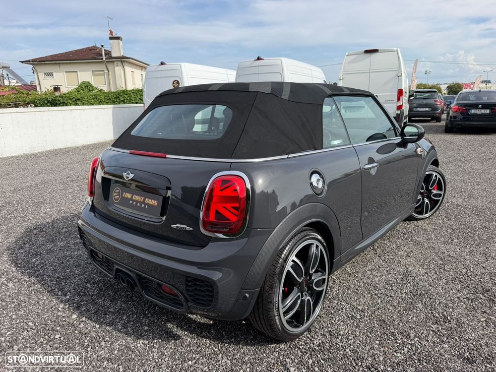 MINI Cabrio John Cooper Works - 13