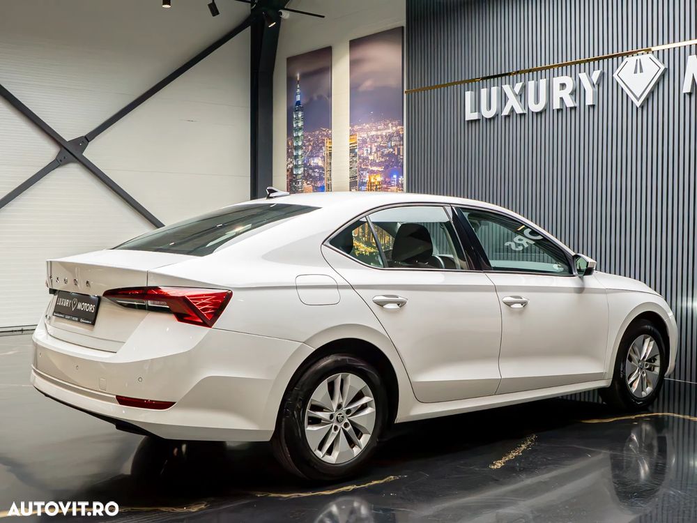 Skoda Octavia 2.0 TDI DSG Ambition - 6