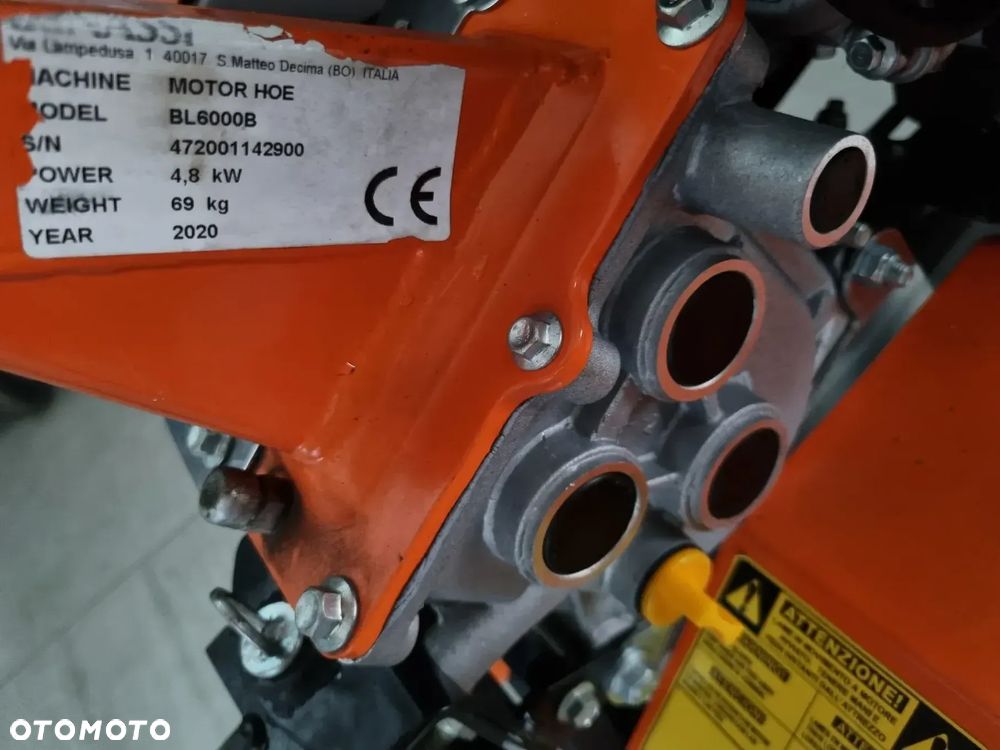 Husqvarna Glebogryzarka Kultywator BENASSI. Włoska Oryginalna Maszyna sprowadzona z Norwegii. Silnik Honda lub BRIGGS VANGUARD. 7km lub 5,5km . Szerokość rob. 80cm. 3 biegi pracy. To nie jest chińczyk!! Prawdziwy kultywator Przemysłowy koszt nowego około 10 tysięcy złotych. Okazja  cena zimowa wyprzedaż!! - 7