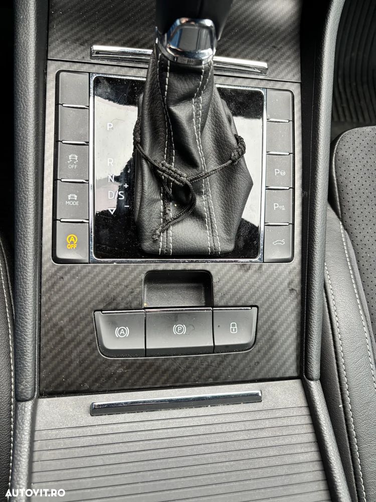 Skoda Superb 2.0 TDI 4X4 DSG Sportline - 9