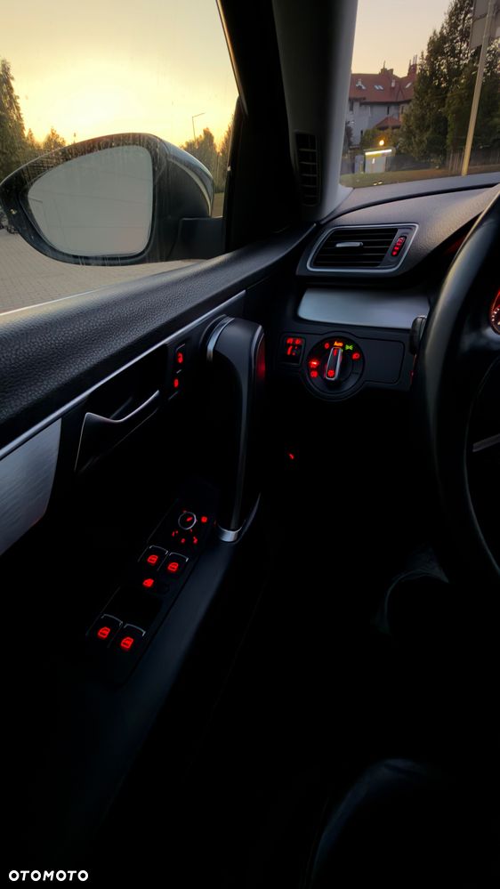 Volkswagen Passat - 33