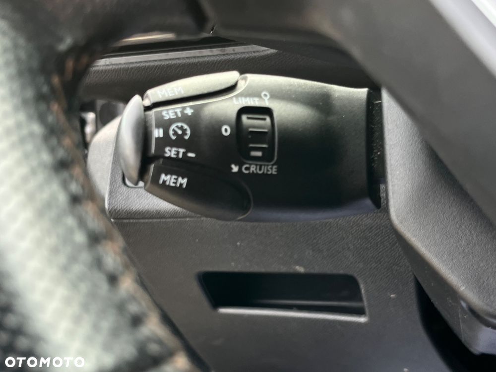 Peugeot 5008 - 10