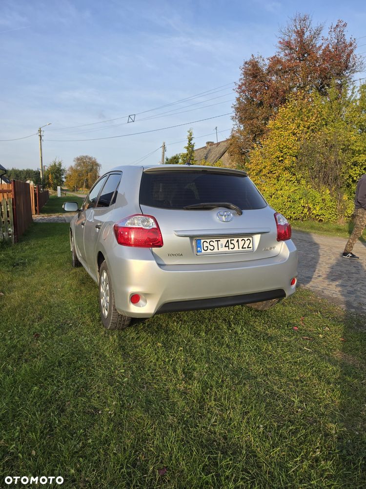 Toyota Auris 2012 photo 4