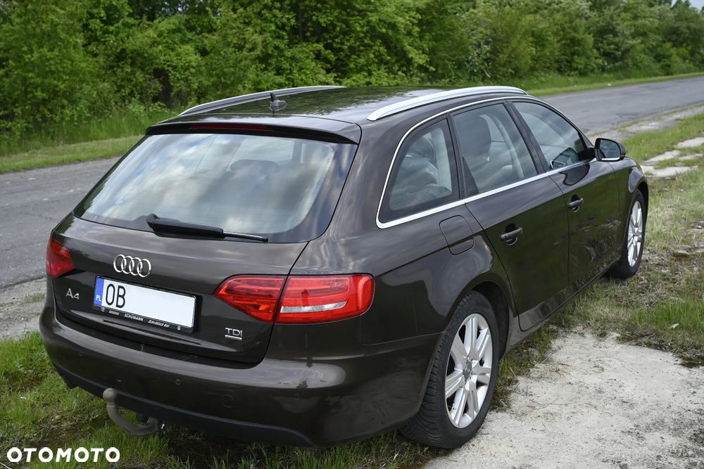 Audi A4 Avant 2.0 TDI DPF quattro Attraction - 2