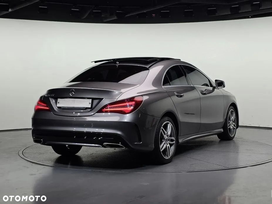 Mercedes-Benz CLA 220 7G-DCT AMG Line - 3