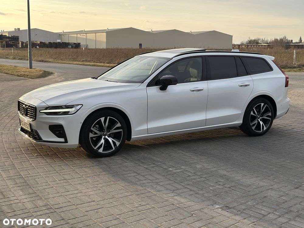 Volvo V60 B4 B DKG Plus Dark - 5