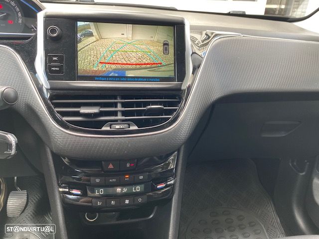 Peugeot 2008 1.2 PureTech Allure - 9