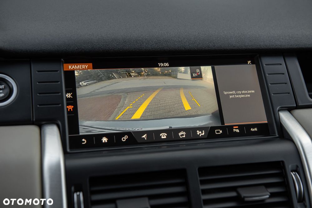 Land Rover Discovery Sport TD4 HSE - 25